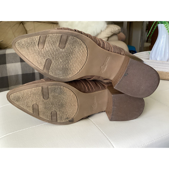 Ankle Boots Beige W/Fringe Straps Almond Toe Woman Sz 7.5 Fergalicious Iggy Sand - Picture 10 of 12